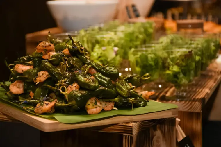 Pimientos mit Garnelen